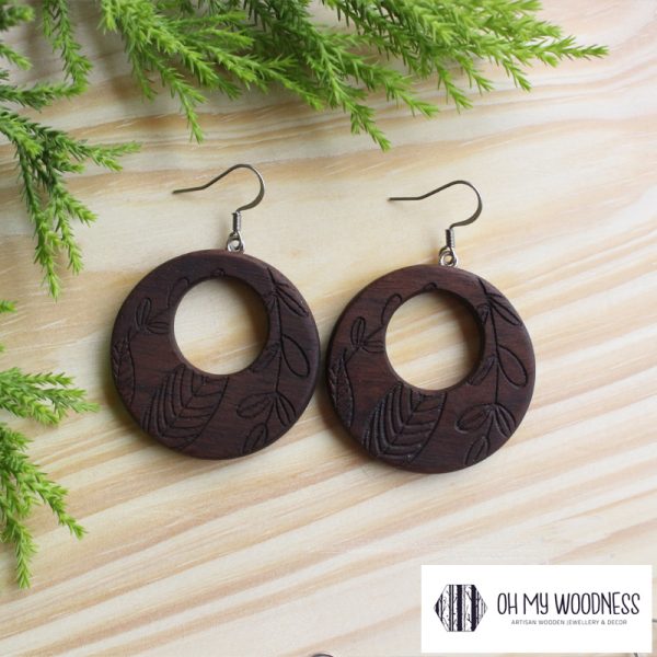 Wooden-Earrings---Walnut--Double-round-floral