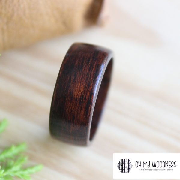 Wooden-ring-Black-&-Brown-Sapele-Side